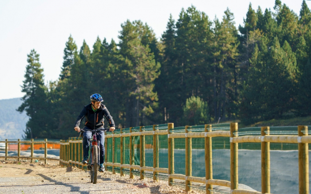 Ferrocarrils potencia la mobilitat sostenible a les estacions de muntanya amb la incorporació de bicicletes elèctriques per a desplaçaments interns del personal
