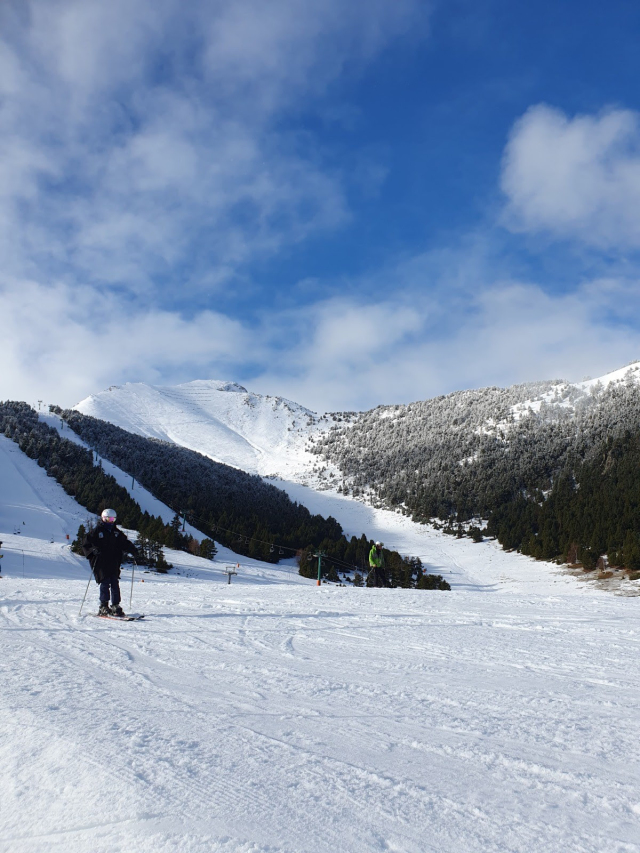 Un total de 152.000 personas disfrutan de la montaña y del esquí en las estaciones de FGC durante las vacaciones de Navidad, Fin de año y Reyes